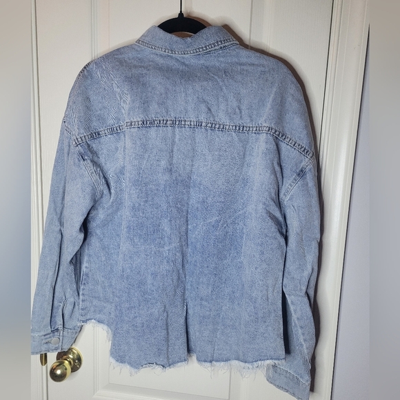 Pearl Studded Denim Shirt/Jacket. Sz M. NWT - Picture 5 of 6